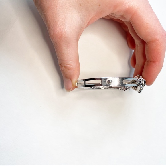 Premier Designs Bangle Ruby Silver bracelet - Picture 4 of 7